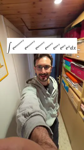 Calcolare il seguente integrale: ∫ e^(e^(e^(e^(e^x)))) · e^(e^(e^(e^x))) · e^(e^(e^x)) · e^(e^x) · e^x dx