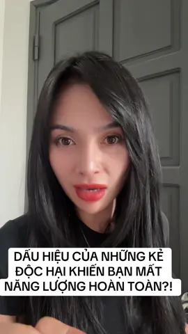Người có EQ cao không cố gắng thay đổi kẻ độc hại, họ chỉ học cách giữ khoảng cách an toàn. Bạn đã biết cách vạch ra giới hạn chưa? #xuhuongtiktok #LearnOnTikTok #phattrienbanthan #chualanhtamhon #nangluong 