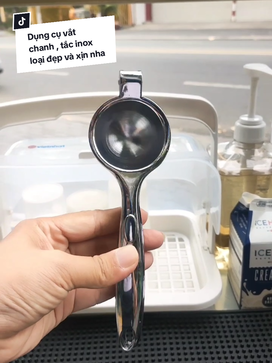 Tiền nào của lấy nha các chị , nó xịn , dày và chắc chắn vô cùng , em cân nặng gần 300g luôn nha.  #dungcuvatchanh #dungcuvatchanhinox #viral #xuhuong #ttlktiktokshop @Mắm Coffe và Tea 🌟 @Mắm Coffe và Tea 🌟 @Mắm Coffe và Tea 🌟 