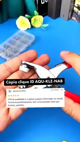 ✨ Transforme suas roupas de forma prática e rápida! 👗🧵 Com o Alicate Aplicador + 160 Botões de Pressão você faz ajustes, customizações e reparos sem complicação 💥 Ideal para roupas, artesanato, costura e muito mais 😍 #AlicateAplicador #BotaoDePressao #KitCostura #CosturaCriativa #Artesanato 