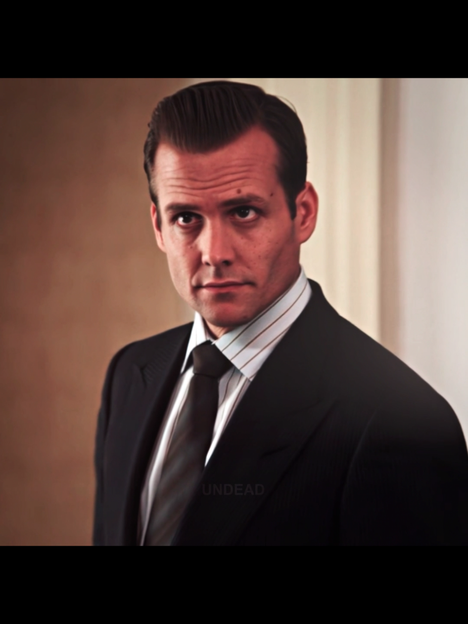 Harvey's aura was insane in S1 #suits #harveyspecter #mikeross #edit #fyp 