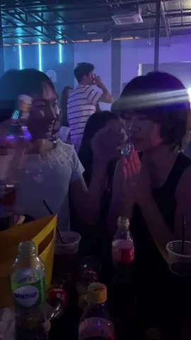 ถ้าเราไม่เมาใครจะทักหาเธอตอนตีสองงง