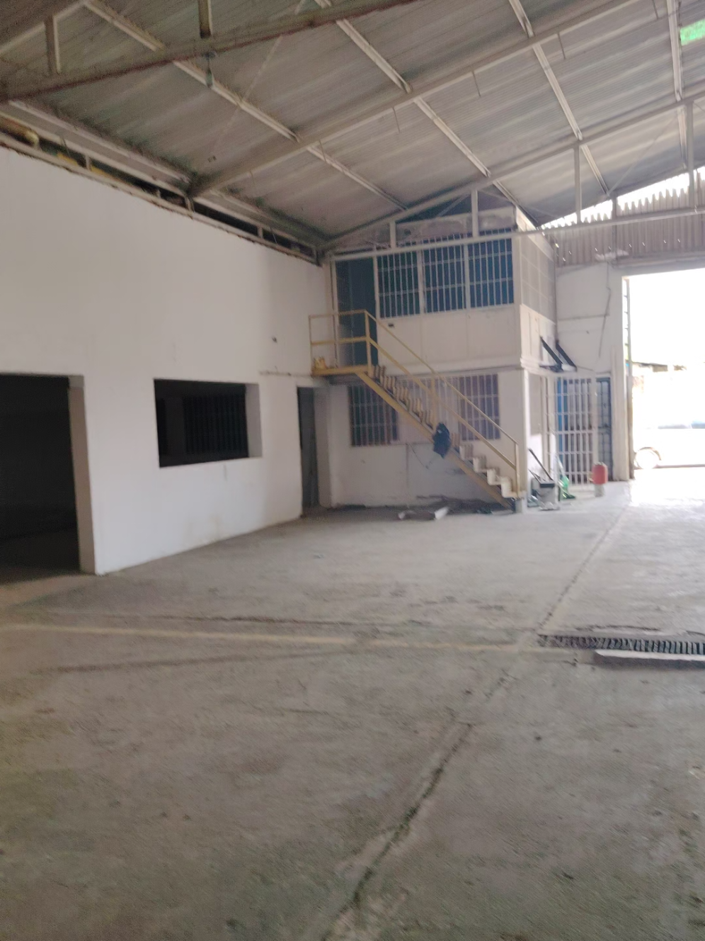 Galpón nueva captacion 🤩 una nueva opción para tener tu nuevo emprendiento😊 si deseas verlo contactame y coordinamos una visita al 0424 8072653 #galpon#comercio #industria#alquila #compra @Yorve Gudiño Inmofarrocarupano @Lcda. Mya Farro 4l4.764.6l.O3 @yuraimareyes.inmofarrocarupano @Dayraramos.inmofarrocarupano @Arimillan.inmofarrocarupano @Inmobiliaria Farro Carúpano @clarisa.inmofarrocarupano @Miguel A Farro R 