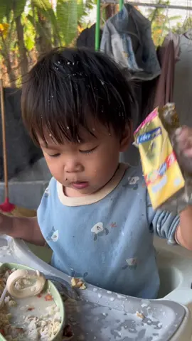 เป็นกำลังใจให้แม่ฝึกลูกกินนมกล่องค่ะ