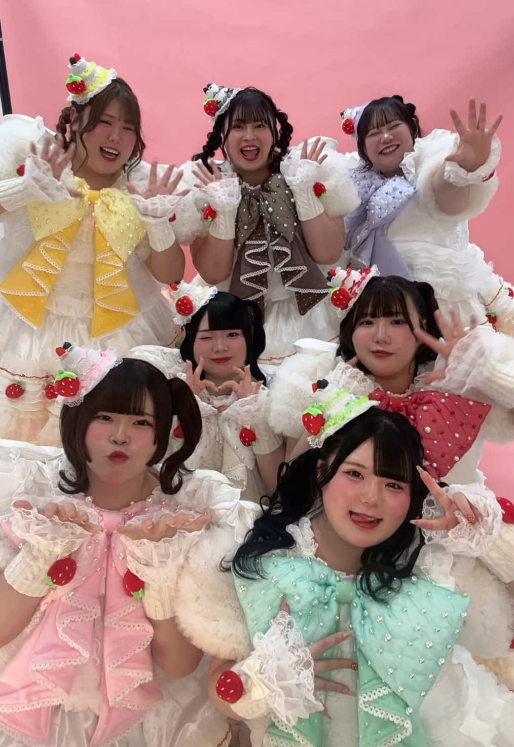 メンバー全員の生誕祭決定‼️🎂 詳細は公式Xへ！ぜひ待ってます♡ 🤎@大橋ミチ子( 体重111kgの女 )  💛@多田えり🐣116kg  🤍@白雪 真咲 🍚🎀  ❤️@笑原はな🥩(ほんもの)  💜@甘木ジュリ🍠💜  💚@森川遥夏🍈♡  🩷@桜衣もえの🌸🎀  #すけーる #アイドル #生誕祭 #アイドル衣装 #びっくえんじぇる 