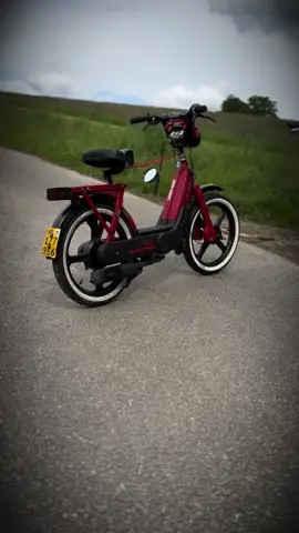 Piaggio Ciao🌹#piaggiociao #Athena #red #beauty #c7 @𝓁𝒾𝓃𝒹𝒶 ✞ @puch_janis💚 @rhr_joel🐘 @stephan @Piaggio_Giuliano @2_Stroke_Leo @swiss_vincent @polini_lioner 