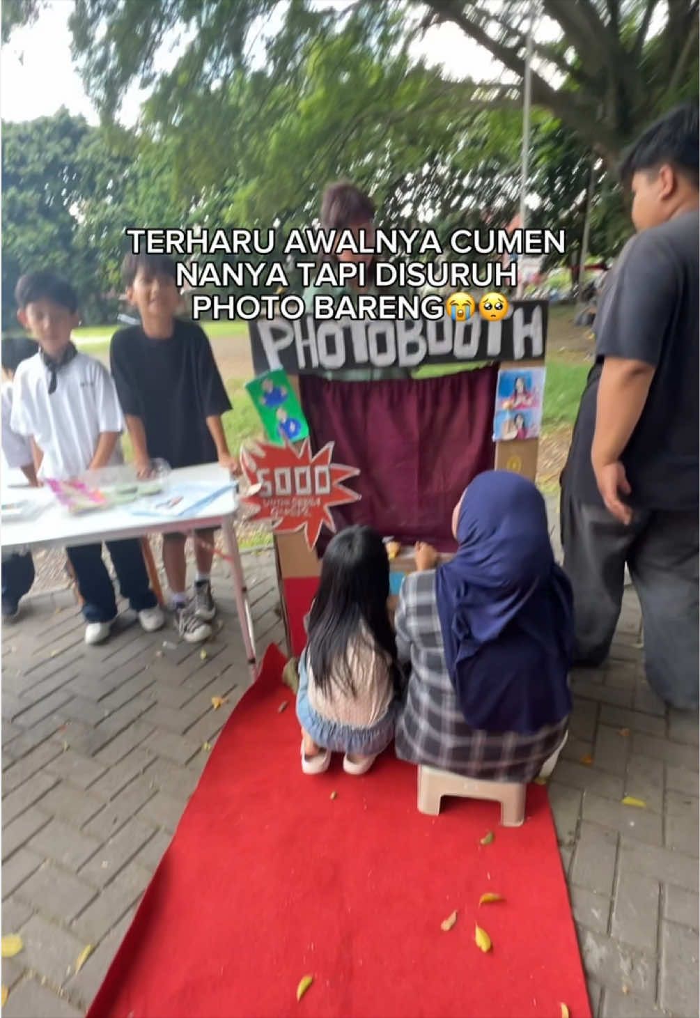Happy terharu paham gaksih 🥹 #fyp #viral #keluarga #photobooth #permen 
