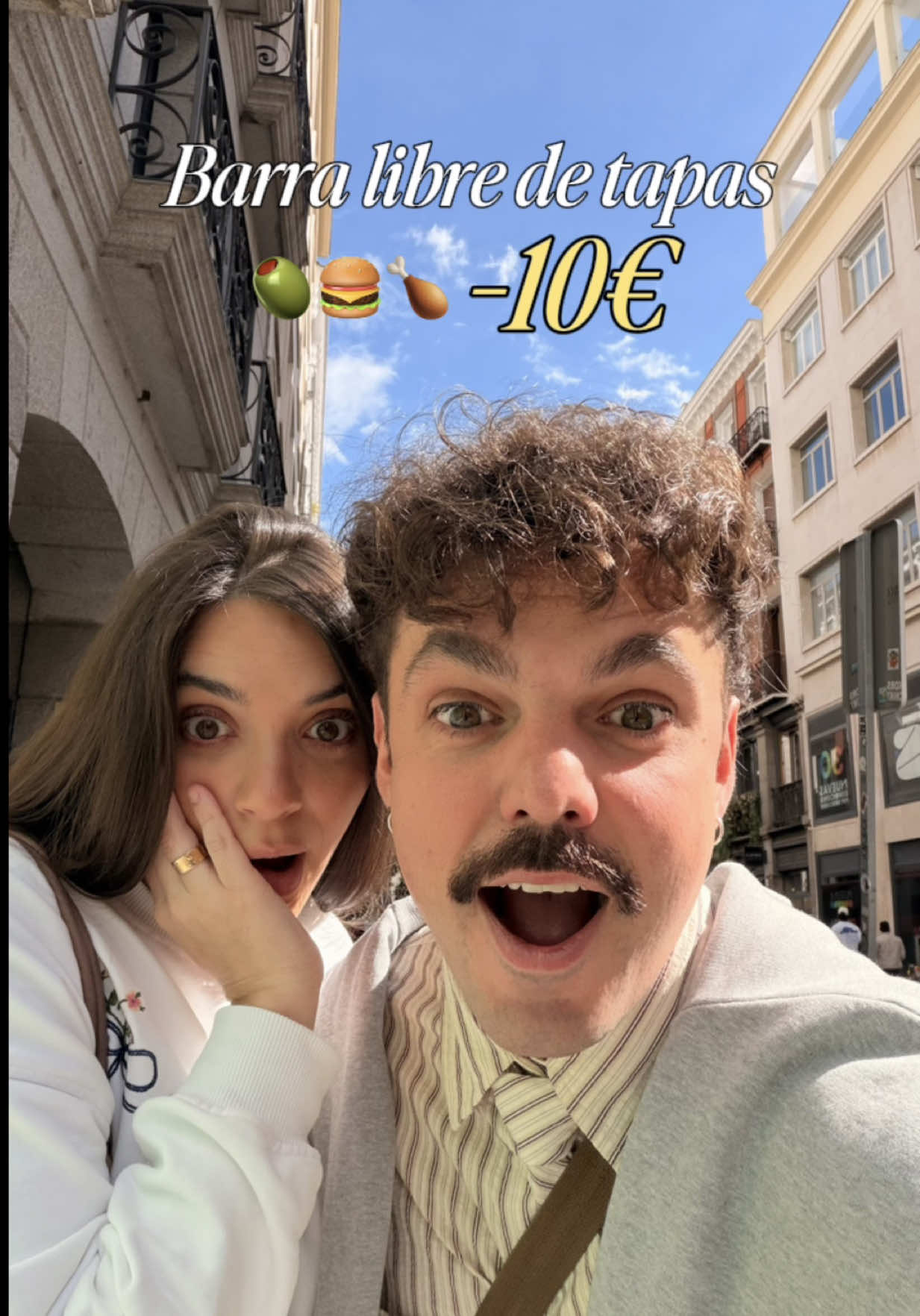 Barra libre de tapas por menos de 10€ 😏💃 📍 C. de Colón, 5, Centro, 28004 Madrid  #madrid #tapas #buffet 
