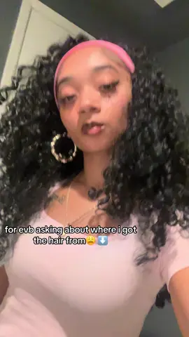 #creatorsearchinsights I’m telling you guys you NEED to get this it’s been about a month since i’ve had it and they curls still pop its looks so natural😍😍 #halfwig #syntheticwig #foryoupage #tiktokshop 