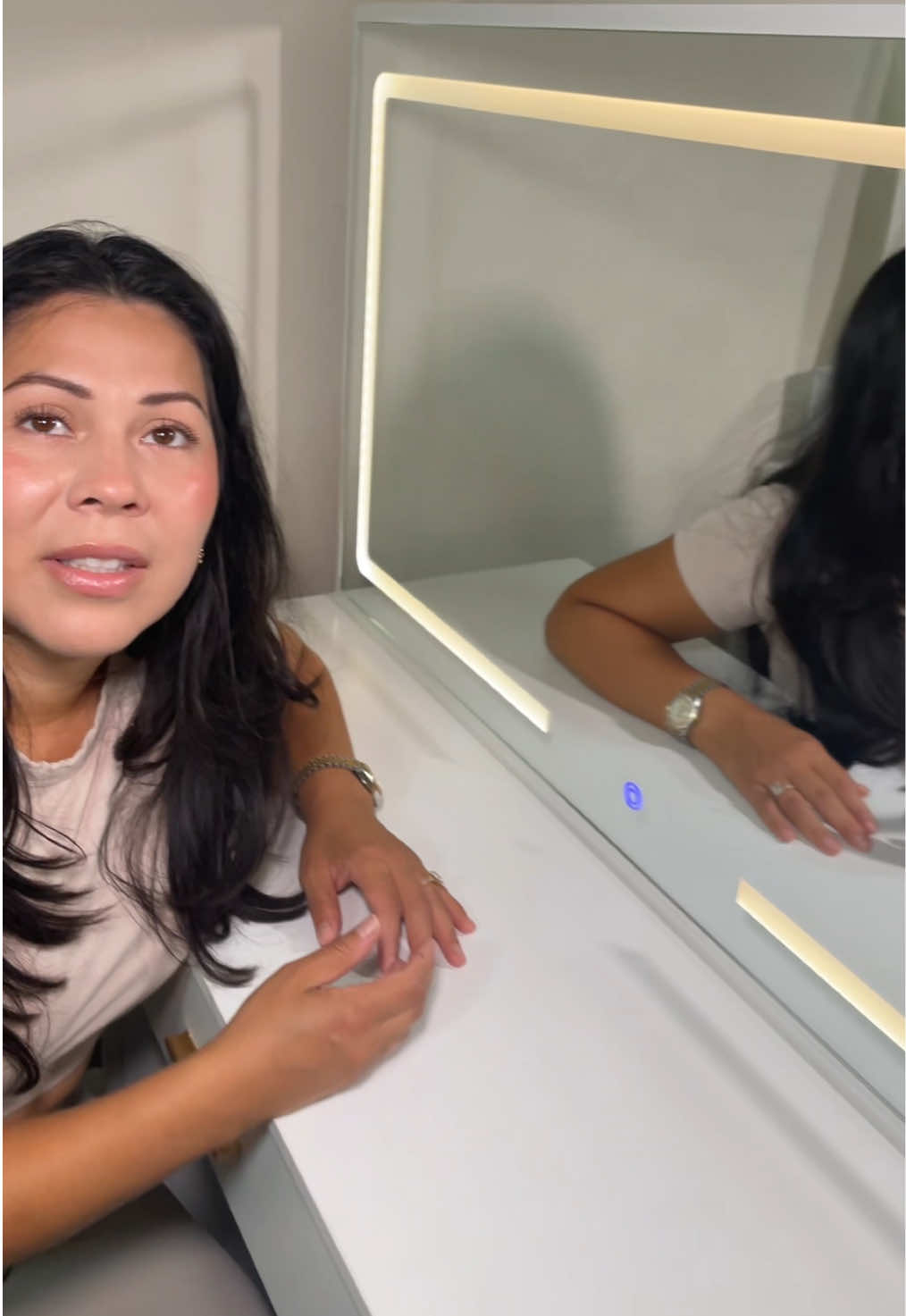 A week late but she still loves it 😅🎁 @Sweetcrispy LIVE #giftsforher #vanity #makeupvanity #tiktokshopspotlight #summervibes 