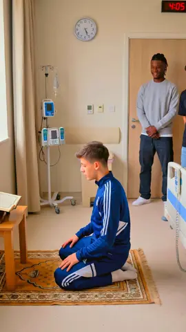Arda gular begins his day with a prayer as he wants to recover to be in the world cup. while Camavinga and Brahim diaz watching him ❤🌟 #Camavinga #BrahimDiaz #RealMadrid #ArdaGuler #prayer 