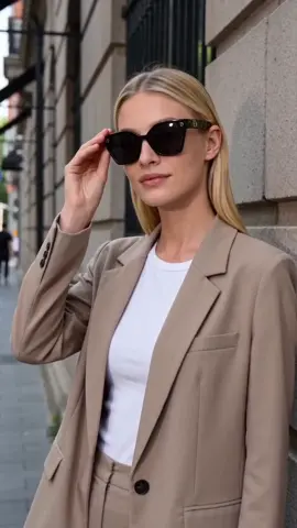 Thin metal frame sunglasses for a sophisticated look! Suitable for daily wear and special occasions, sleek and versatile, fits all ages. #MetalFrameSunglasses #SophisticatedStyle #DailyEssential #VersatileShades #AllAges 