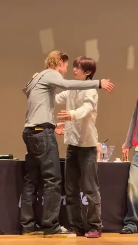 Martin and Juhoon fan sign today omg 🥹🥹❤️ #martin #juhoon #marhoon #CORTIS #foryou 