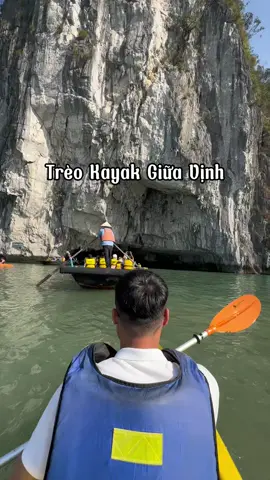 Trèo kayak giữa vịnh #xuananhnguyen #reviewdulichhalong #dulichhalong #reviewhalong 
