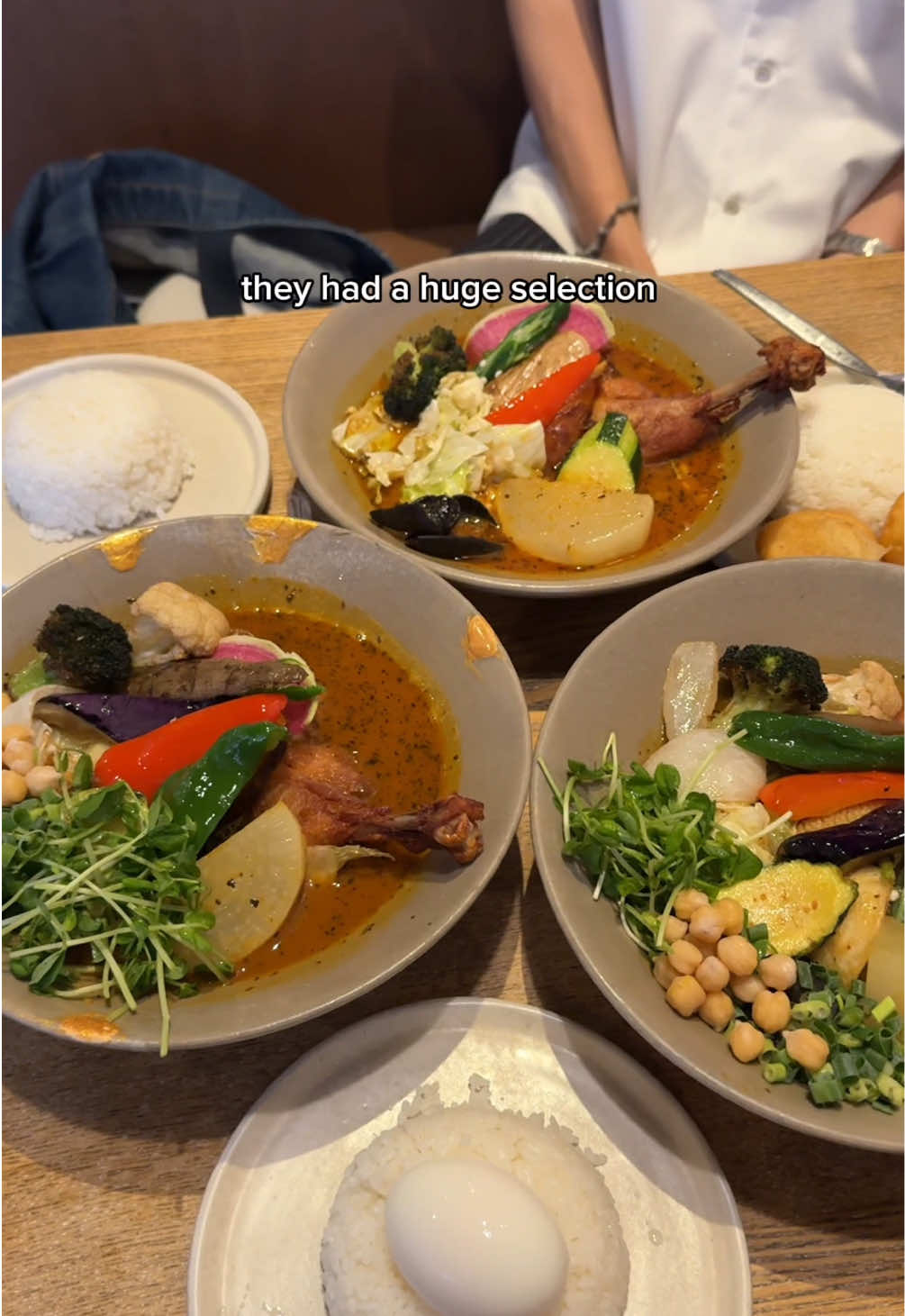 🍛 Soup Curry PoniPirika, Shimokitazawa, Tokyo Thrifting > eat soup curry with the gng > more shopping  The perfect day if u ask me!👀✨  Missing Japan shopping and foooood 🙈🫠  #shimokitazawa #tokyofood #tokyorestaurant #tokyoeats #tokyotravel 