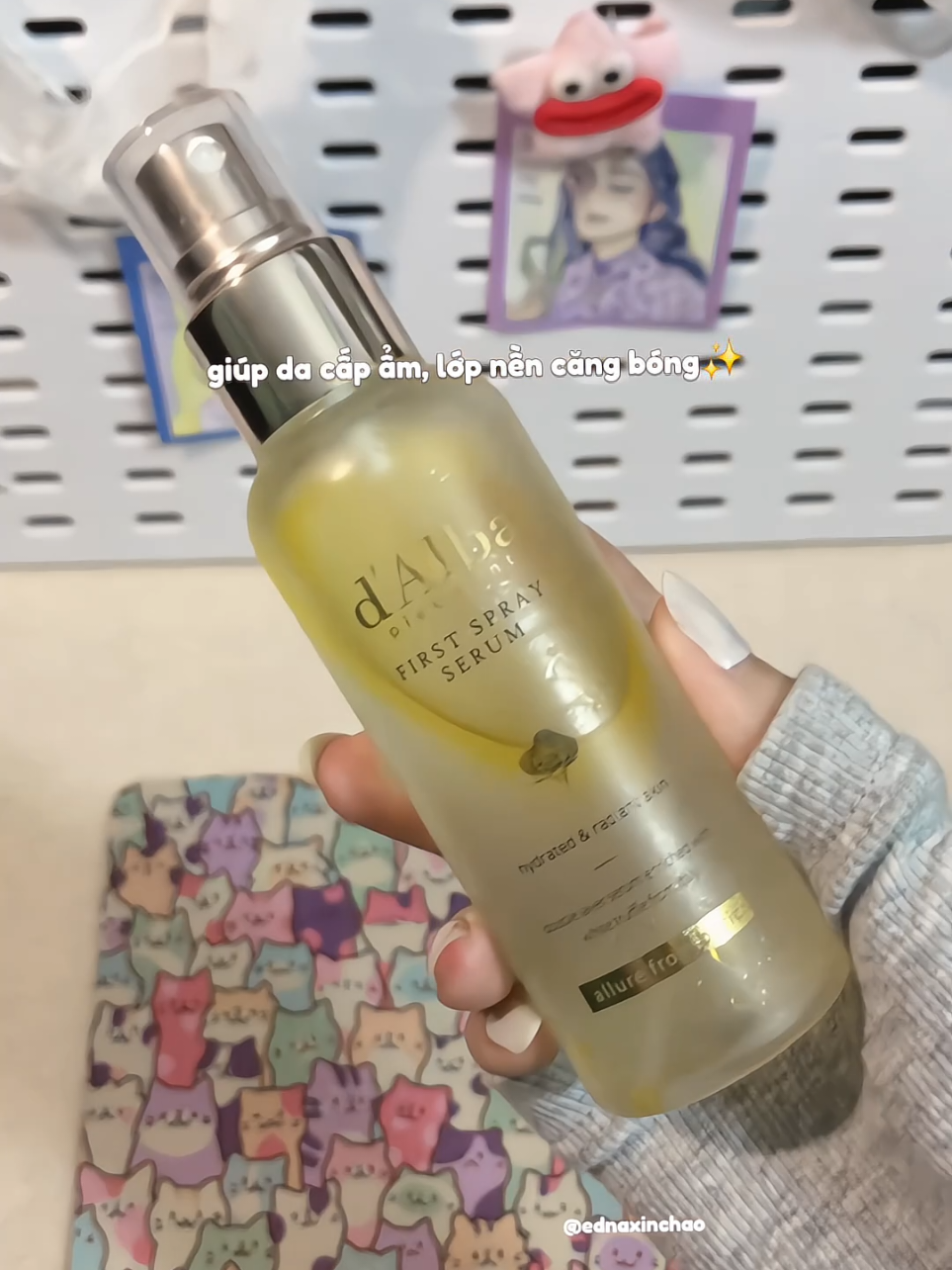 Tip giúp lớp makeup trông căng bóng glowy đây rùi ✨️🍀 #xitkhoangdalba #serumdalba #review #tapxaykenhtiktok #makeup 