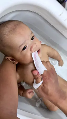 #creatorsearchinsights #babyoralcare #oralcleaning #baby #pembersihmulutbayi 