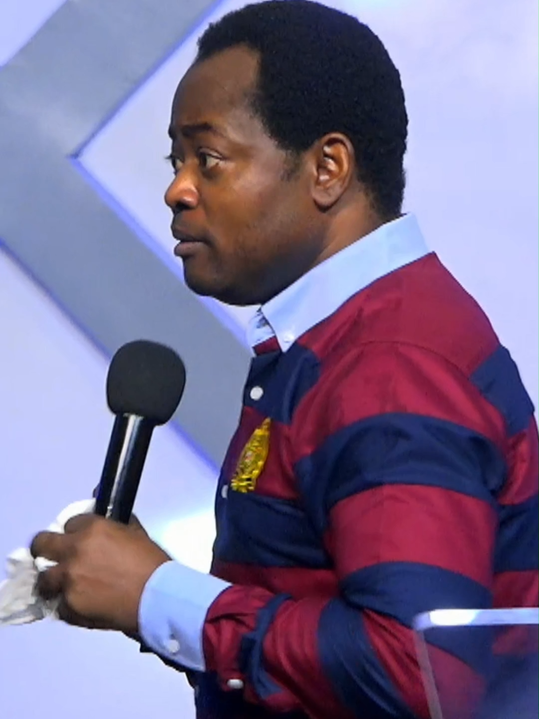 A powerful prophetic declaration to break free from curses and spells! #everyonehighlightsfollowers #fypviral #ApostleDavidAyeni #PropheticDeclaration #PerfectionBibleChurch