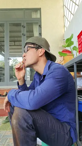 Chúc em tìm được người có thể chịu được mùi Rắm của em😥