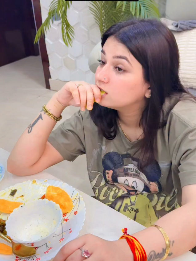 Mango ks ks k Favrt hain ❤️ #100kfollowers #fypviraltiktok #1mviews #foryoupage❤️❤️ 