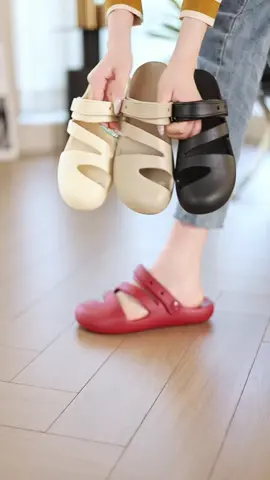 Chọn dép xăng đan mùa hè một cách khôn ngoan: tính thực dụng và kiểu dáng vượt thời gian là chìa khóa để sử dụng được lâu dài. #utune #tiktokshop #tiktokvietnam  #slippers #fyp 