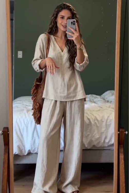 Drop shoulder V-neck + wide leg pants, hides flaws & slims 💃#VNeckTop #WideLegPants #FlatteringFit #CurvyStyle #CasualChic