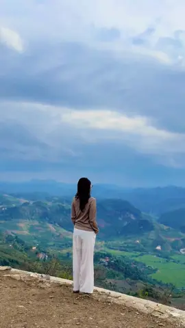 Mây núi đất trời đã phân định