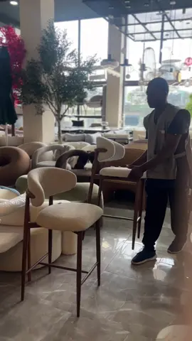 HOMI Treichville avenue 8 rue 17 . 0718868585 . Chaise haute disponible #chaise #haute #bar #abidjan225🇨🇮 #fyp 