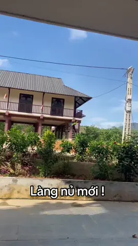 Làng nủ mới đây ạ ! Có chị gái hỏi về làng mới mà e ko biết gắn bình luận mọi ng chỉ em với 
