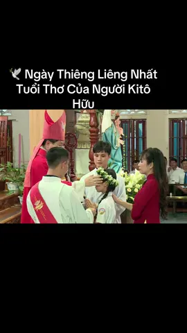 💒 Ngày đầu tiên được rước Chúa vào lòng và lãnh nhận bí tích thêm sức ! 🙏Đây Không chỉ là nghi thức… mà là cột mốc đánh dấu sự trưởng thành thiêng liêng đầy ý nghĩa của các em thiếu nhi giáo xứ Minh Đức -Giáo Phận Thái Bình !🔥 Xin Chúa Thánh Thần thắp sáng tâm hồn non trẻ bằng ngọn lửa yêu mến và đức tin mạnh mẽ ! #đồng_phục_ca_đoàn_công_giáo #NHÀ_MAY_HẢO #áo_alba #may_đo_online_bán_sẵn #CôngGiáoViệtNam 