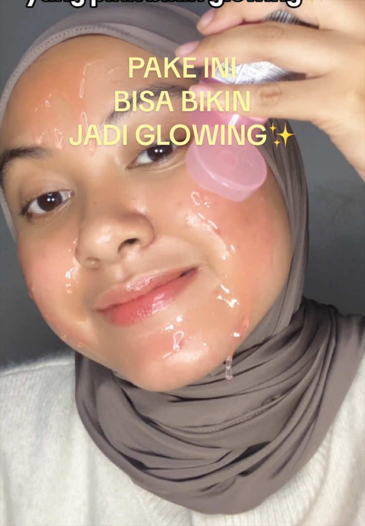 facial wash kesayangan aku yang bantu bikin kulit aku jadi glowing maximal‼️🥰✨ 