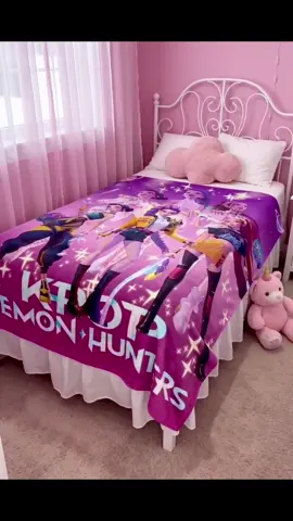 My goodness, this Devil Hunter air conditioning blanket is so beautiful and comfortable!🥰 #kpop #kpopfyp #kpopfypシ #kpopedit #KpopBlanket 