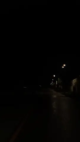 کبھی کبھی انسان کو سب سے زیادہ تکلیف دوسروں کے رویے سے نہیں ہوتی،  بلکہ اپنی ہی اُن توقعات سے ہوتی ہے جو وہ خاموشی سے دوسروں سے باندھ لیتا ہے۔  ہم دل سے یہ سمجھ لیتے ہیں کہ شاید ہر کوئی ویسا ہی سوچتا ہے جیسا ہم سوچتے ہیں،  ویسا ہی محسوس کرتا ہے جیسا ہم کرتے ہیں…  مگر وقت آہستہ آہستہ یہ حقیقت دکھا دیتا ہے کہ ہر دل ایک جیسا نہیں ہوتا۔  انسان جتنا زیادہ دوسروں کو سمجھنے کی کوشش کرتا ہے،  اتنا ہی زیادہ وہ اپنے ہی اندر ٹوٹتا جاتا ہے۔  ہم وفا تلاش کرتے رہتے ہیں اُن لوگوں میں جن کے لیے تعلق صرف وقتی ہوتا ہے،  اور سچائی ڈھونڈتے رہتے ہیں اُن باتوں میں جو کبھی سچی تھیں ہی نہی۔۔🙂❤️‍🩹 #foryou #fypviral🖤tiktok #fypppppppppppppp #asthetic #poetry @TikTok 