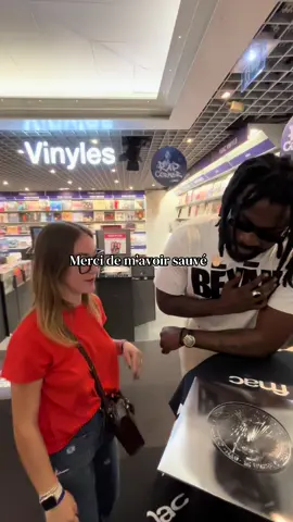 Damso gravé à vie 🖖🏽 #damso #dems #fnac 