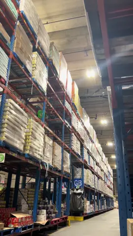 ✅Narrow aisle specialist at work #warehouse #reachtruck #safety #forklift #fypシ゚viral @Bom Peerapong @nenedepano @LifeInVan @user6815816143431 @jerome espina @winnerwin @Manitou un loup imprévisibles @Kycee 