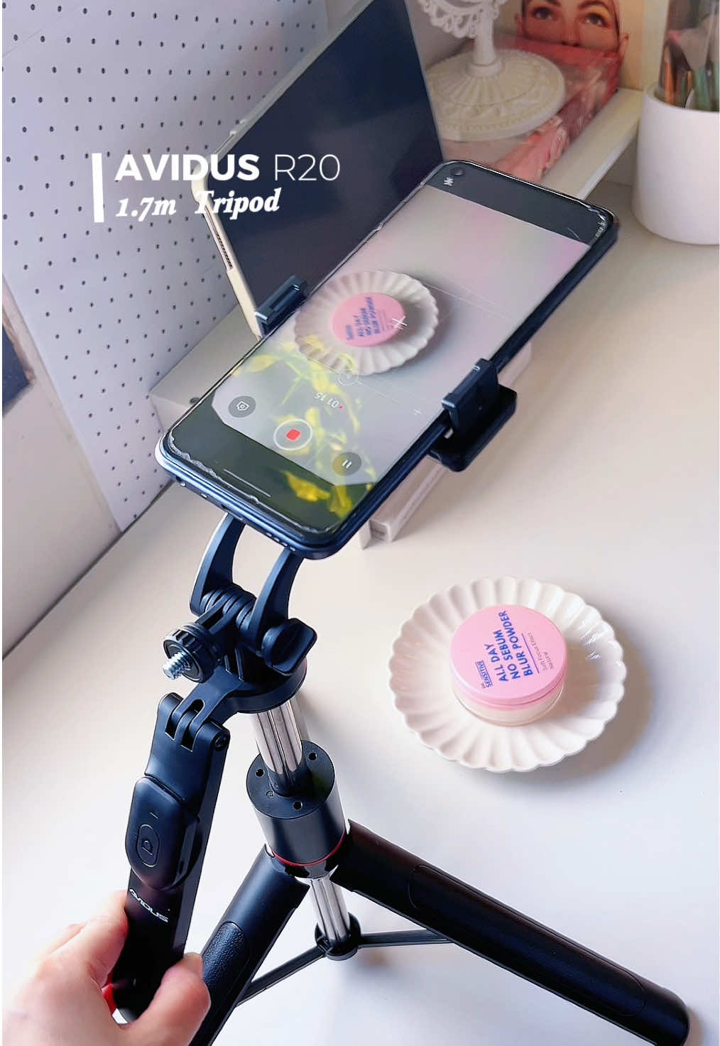 Love my new tripod!! So affordable and sturdy!!  Kaya pala best seller 🥹 #avidustripod #longtripod #tripod #selfiestick #affiliatemusthave 