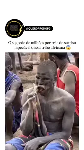 A África é o continente com a maior diversidade linguística do planeta, reunindo mais de 3 mil línguas diferentes espalhadas entre dezenas de povos e culturas. Muitas delas são tão únicas que não possuem qualquer relação com idiomas europeus ou asiáticos, carregando estruturas, sons e formas de comunicação totalmente próprias. Algumas línguas africanas utilizam até sons de clique produzidos com a língua no céu da boca — algo extremamente raro no restante do mundo. Essa riqueza linguística acompanha também uma enorme diversidade étnica: são milhares de grupos distintos vivendo nos 54 países africanos. Povos como os San, do sul da África, possuem uma das linhagens humanas mais antigas já estudadas, com origens que remontam a mais de 100 mil anos. Mas, apesar dessa herança impressionante, muitas dessas línguas estão desaparecendo com o avanço da globalização e das línguas coloniais. Quando uma língua desaparece, desaparece junto uma forma única de enxergar e compreender o mundo. Publi