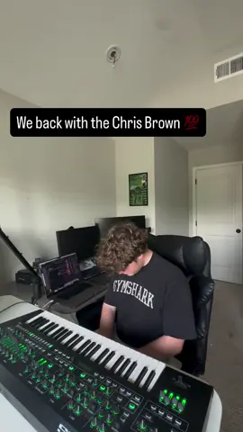 Apenas imagine escutar isso aqui num estádio lotado 🏟️ | Just imagine this in the Stadium 🏟️  Chris Brown - For the Moment - by Jonathan Purkey and Emery Varrie III #brown #chrisbrown #forthemoment #teambreezy