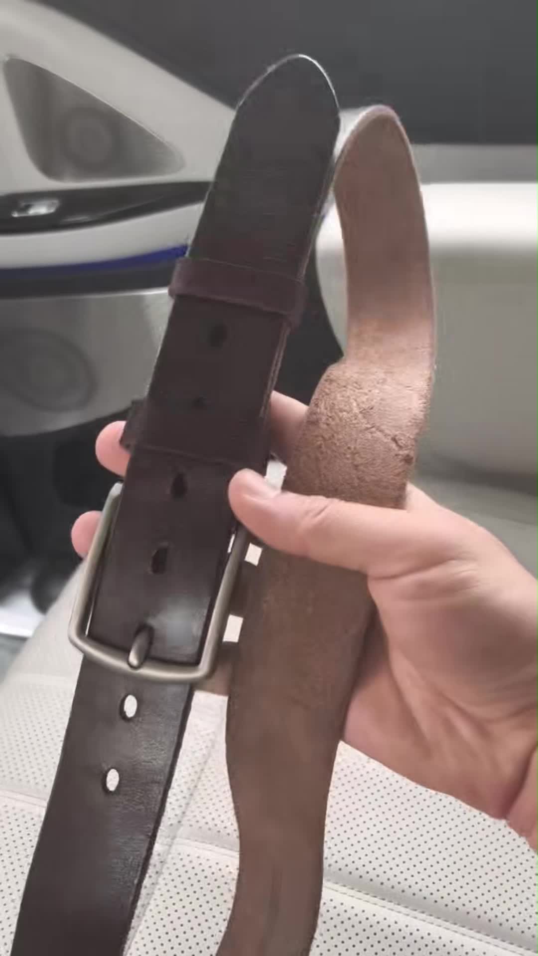 ✅ Men’s Genuine Leather Belt ✅
100% cowhide | vintage retro style | sturdy pin buckle | #belts #leathergoods #custombuckle #beltsforwomen #waisttighteningpin #fashionbelt #rhinestonebelt #leatherratchetbelt #bucklejeans #mensleatherbelt #genuineleatherbelt #beltformen #vintagebelt #cowhidebelt #leatheraccessories #classicbelt #mensessentials