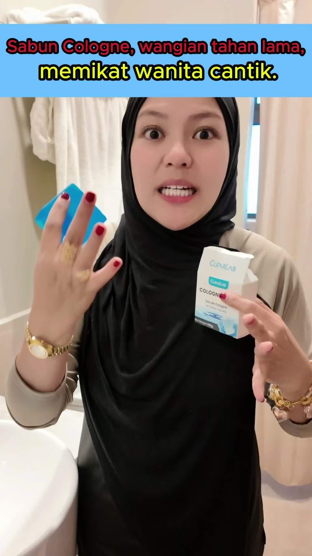 Sabun pewangi kawalan minyak lelaki ini mempunyai buih pembersih dalam untuk wajah dan badan, memberikan lelaki pengalaman yang bersih dan segar yang menghalang pembentukan minyak.