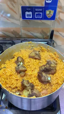 I promised my kids smoky party jollof before school… see me keeping promises 😂