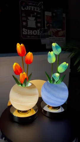 This tulip lamp is insanely dreamy 🌷✨#lamp #tulips #giftideas #girlaesthetic #summervibes☀️ 
