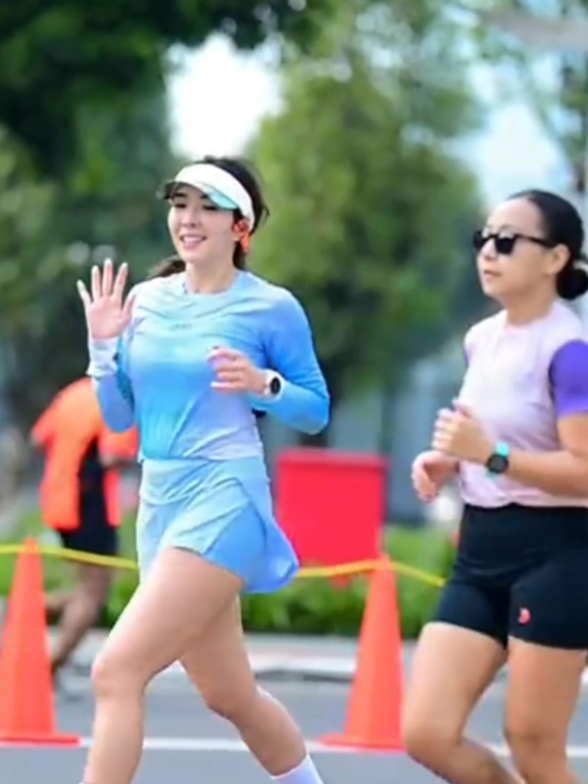 Olahraga Jogging sore bareng teman #creatorsearchinsights #sports #Running #jogging #olahraga @Naytasya 