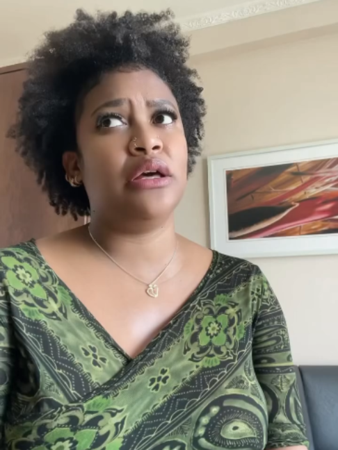 Outra Maka Mais | 📷Cantora moçambicana mostra “desagrado” com a forte presença de artistas angolanos em Moçambique e questiona por que os moçambicanos não conseguem entrar no mercado angolano. #viraltiktok #Angola #moçambiquetiktok🇲🇿❤️