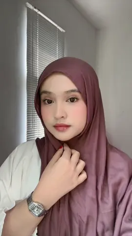 Viscose from @bee.hijab warna plum & kode E3