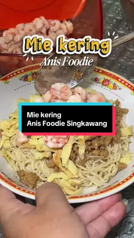 Kedai mie kering baru nih di Singkawang di @anisfoodie.id , pecinta mie wajib cobain mie kering khas mereka 🥰, tentunya banyak menu pilihan lainnya yang juga ga kalah enak 🥰✨ . 📍Jln. Pelita (kridasana), Singkawang, depan pintu keluar rumah dinas walikota  . ⏰10.00-21.00 . #Miekering #miekeringsingkawanv #kulinersingkawang #kulinerviral #fyp