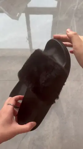 #slippers #slippersforwomen #homeslippers #slippershoes 