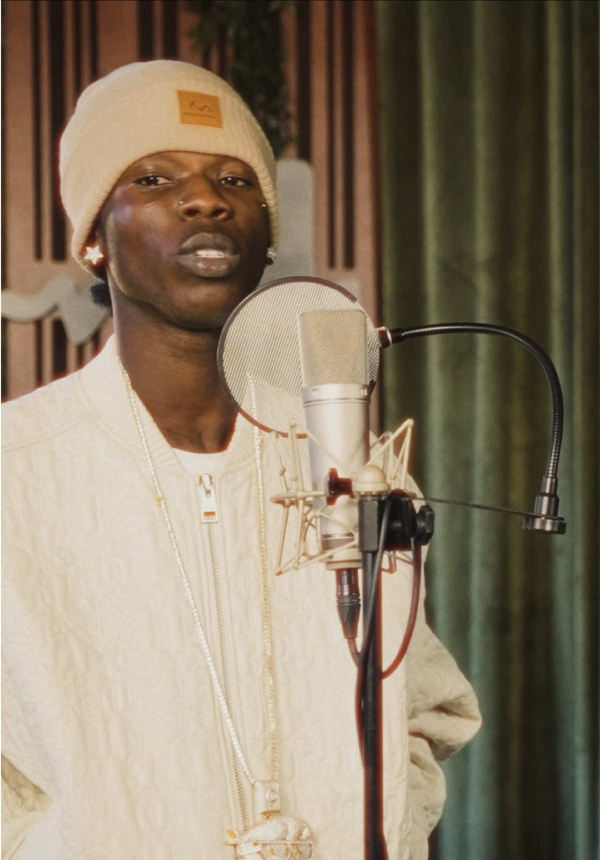 Seyi Vibez made “FUJI MOTO” sound too smooth live 🔥🎹 #audiomack #seyivibez🔥📌💯 #finetuned #nigeriantiktok🇳🇬 #performance 