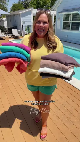 For the girls who wear a crewneck sweatshirt all year long - even those cool summer days! #crewneck #sweatshirt #summersweatshirt #bestseller #tiktokshopcreatorpicks 
