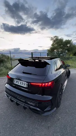 RS3 FULL BLACK 🕷️#emxxrr #rs3 #rs3sportback #audirs #audisport 